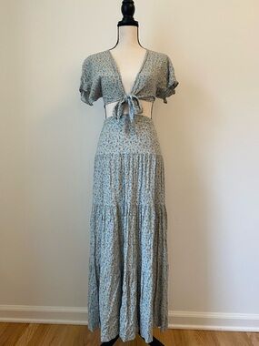 Lulus Tie-Front Coordinated Top & Skirt Set in Dusty Blue Floral